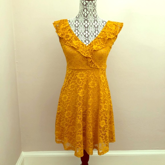 Forever 21 Dresses & Skirts - Yellow Sunflower Lace Dress Forever 21 Forever 21 Dresses & Skirts - Yellow Sunflower Lace Dress Forever 21